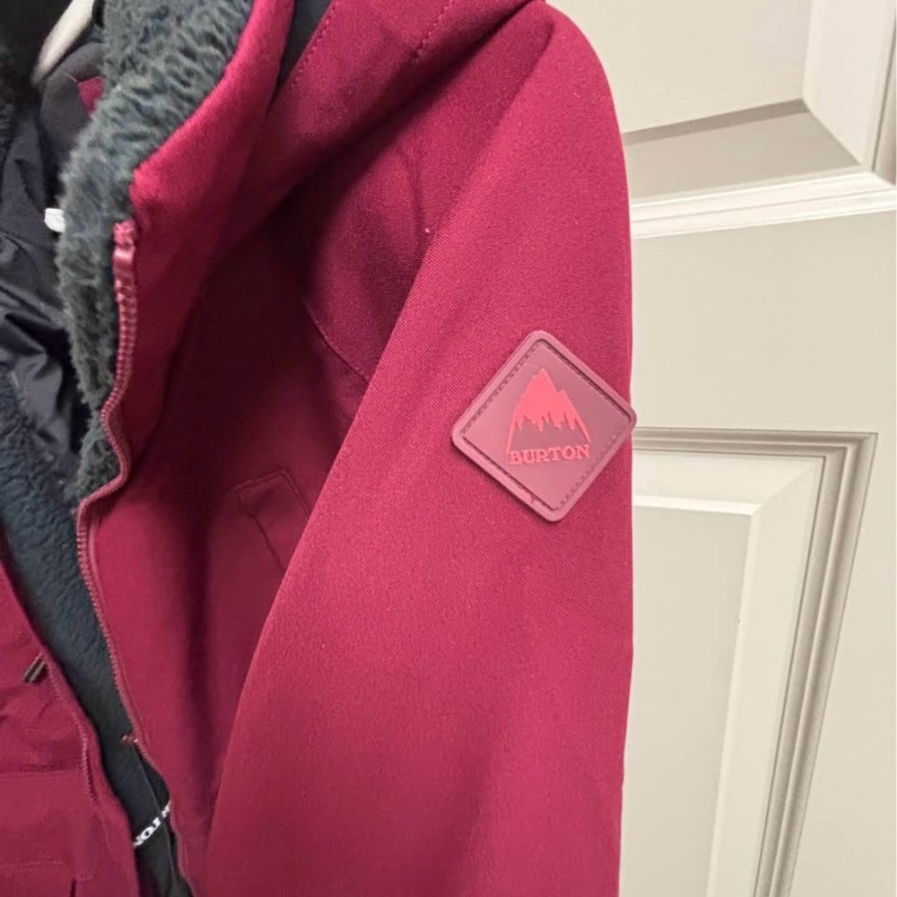 Burton Women's Deep Red Ski Jacket - Picture 5 of 5